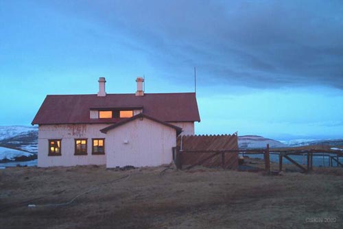 Kvöltsolin og hus