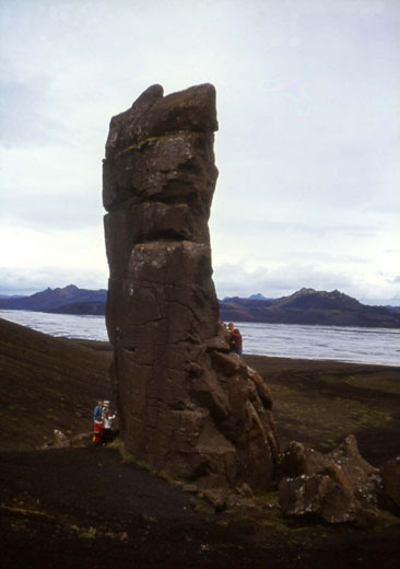 Steintröllið við Túná